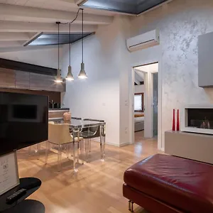 https://elegant-suite-piavevenezia-outlet.hotelinveneto.com